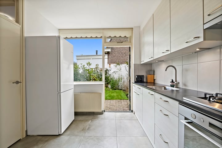 View photo 11 of Van Slingelandtstraat 13