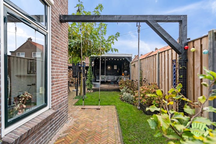 Bekijk foto 52 van Prins Bernhardstraat 22