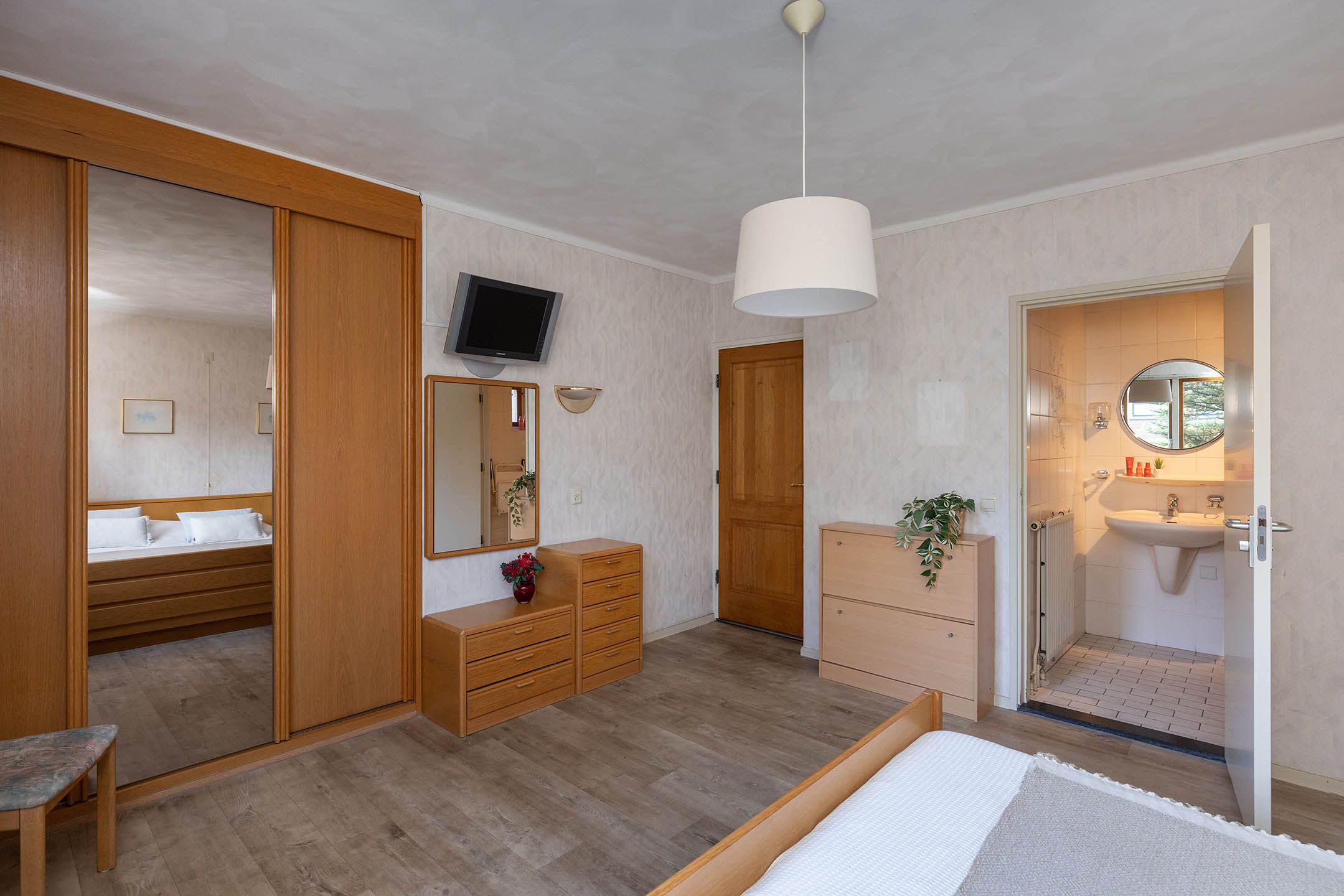 Photo 12 of Nassaustraat 3