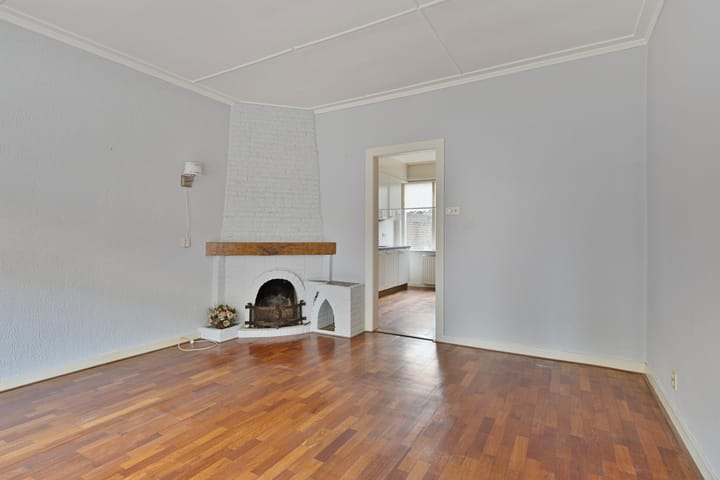 Foto 8 van Van Riebeekstraat 79