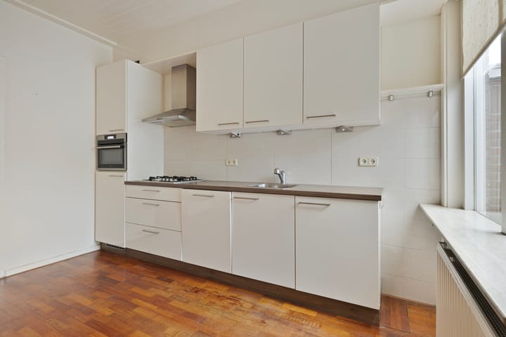 Foto 11 van Van Riebeekstraat 79