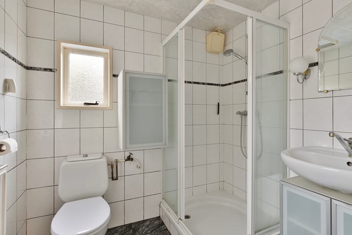 Foto 15 van Van Riebeekstraat 79