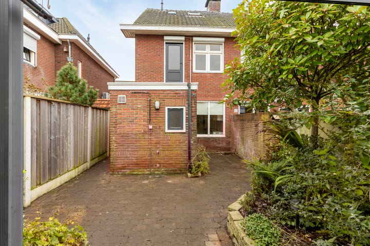 Foto 26 van Van Riebeekstraat 79