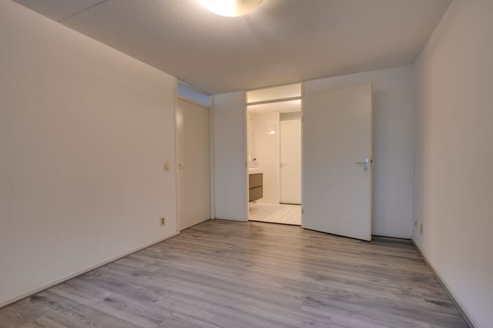 Foto 18 van Molukkenstraat 30