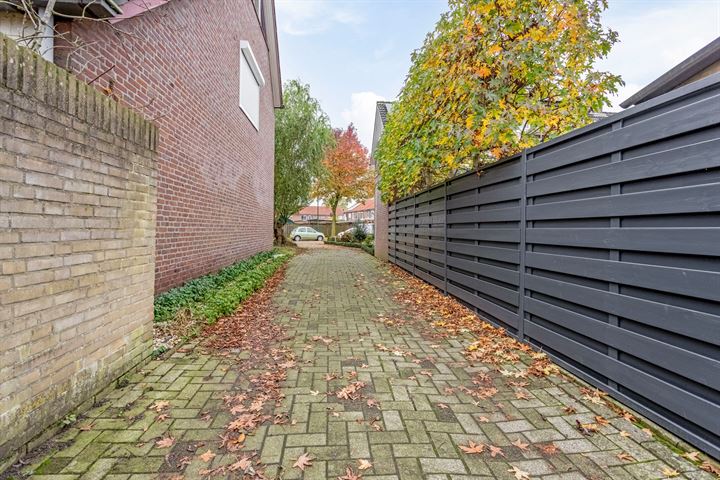 Bekijk foto 39 van Jeroen Boschstraat 30