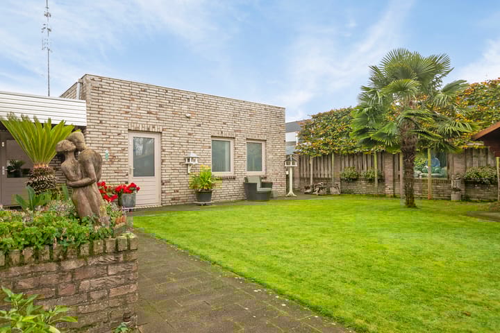 Photo 36 of Goudenrijderhof 53