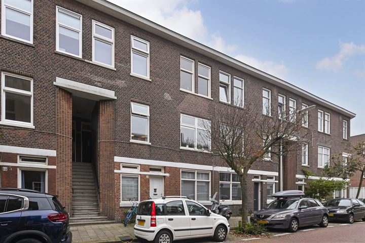 Bekijk foto 1 van Pijnboomstraat 123