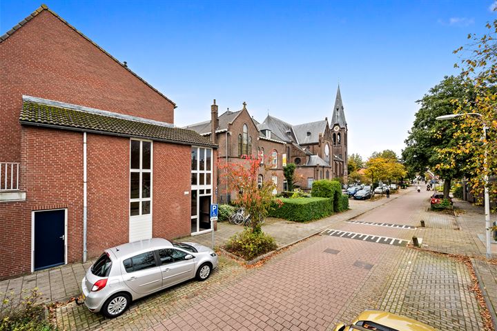 View photo 4 of Schoolstraat 17