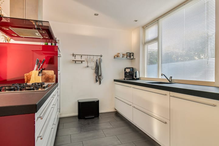 Photo 12 of Burgemeester van Panhuyslaan 97