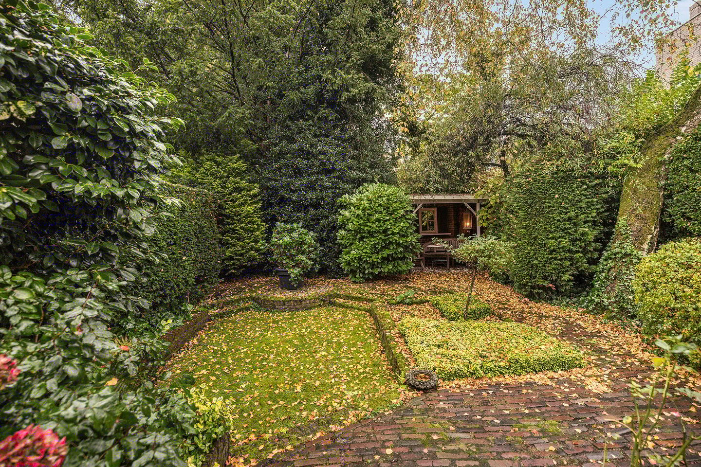 Photo 4 of Anna van Burenstraat 17