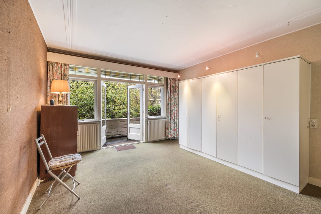 Photo 32 of Anna van Burenstraat 17