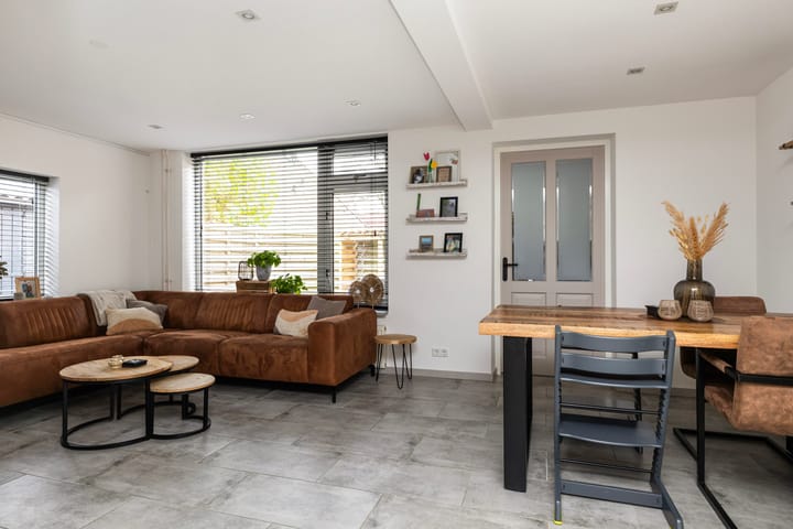 Foto 9 van Dr. Poelmanweg 1