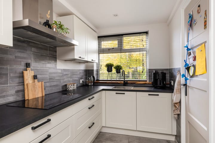 Foto 13 van Dr. Poelmanweg 1