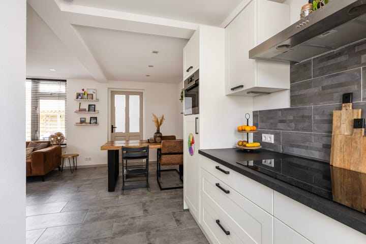 Foto 14 van Dr. Poelmanweg 1