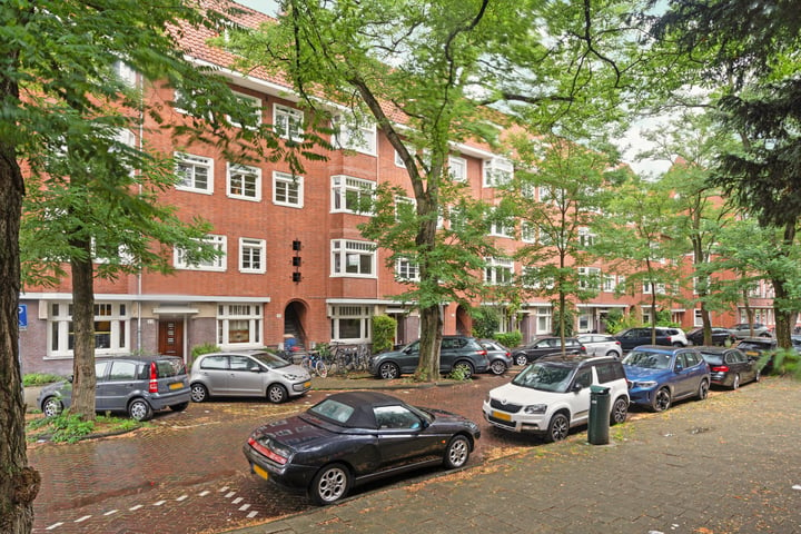 View photo 39 of Brahmsstraat 16-2