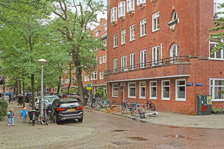 View photo 43 of Brahmsstraat 16-2