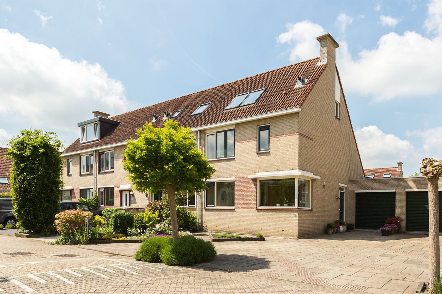 Photo 1 of Zwanebloemstraat 18