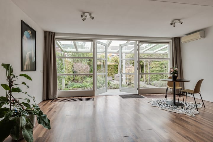 Photo 3 of Zwanebloemstraat 18