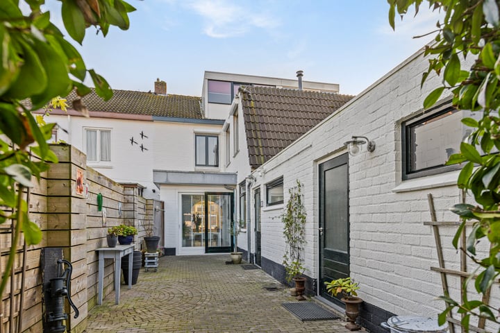 Bekijk foto 37 van Zeelsterstraat 202