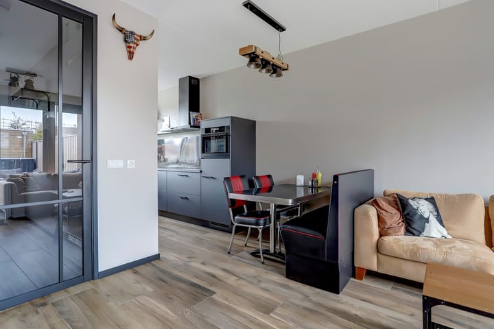 Photo 14 of Lambertus van der Meerstraat 6