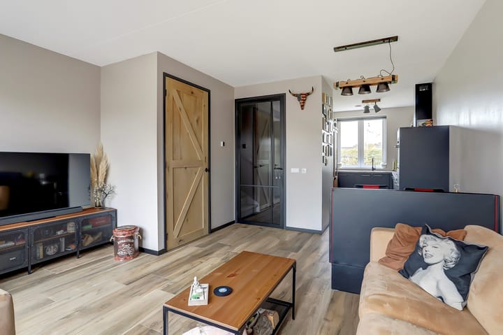 Photo 15 of Lambertus van der Meerstraat 6