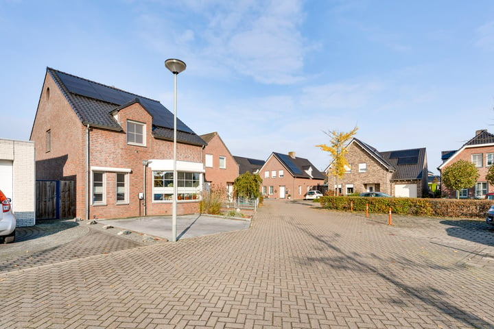 Bekijk foto 37 van Heistershof 6