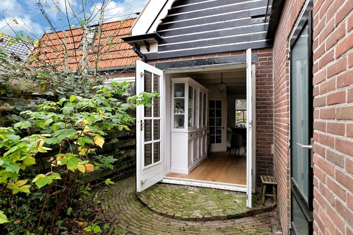 Bekijk foto 35 van Spoorstraat 119