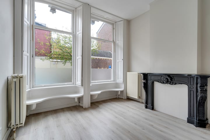 Foto 2 van Mgr. van de Weteringstraat 120