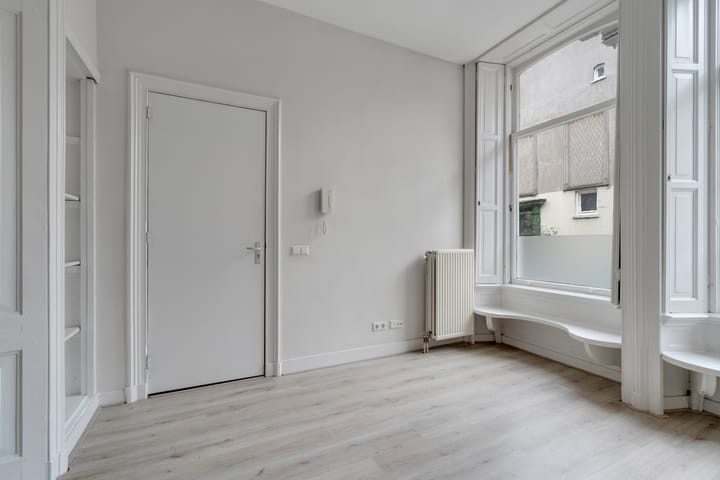 Foto 8 van Mgr. van de Weteringstraat 120