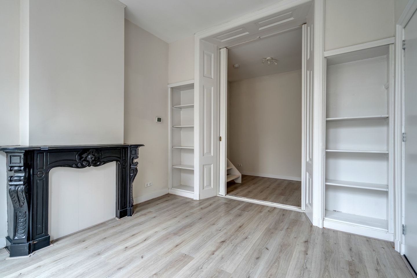 Foto 10 van Mgr. van de Weteringstraat 120