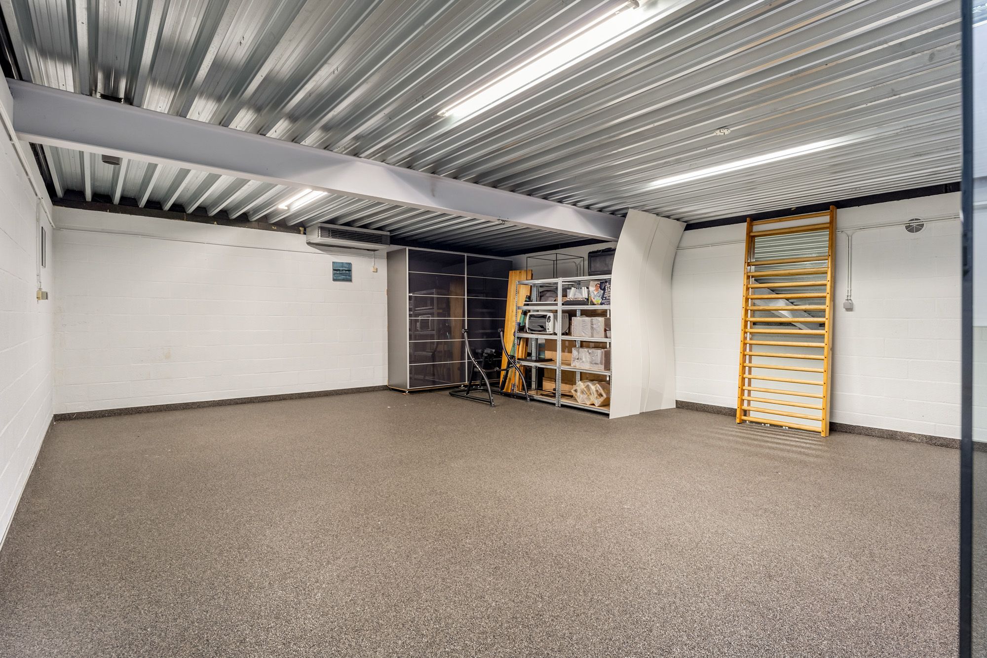 Photo 42 of Neerveldstraat 1B