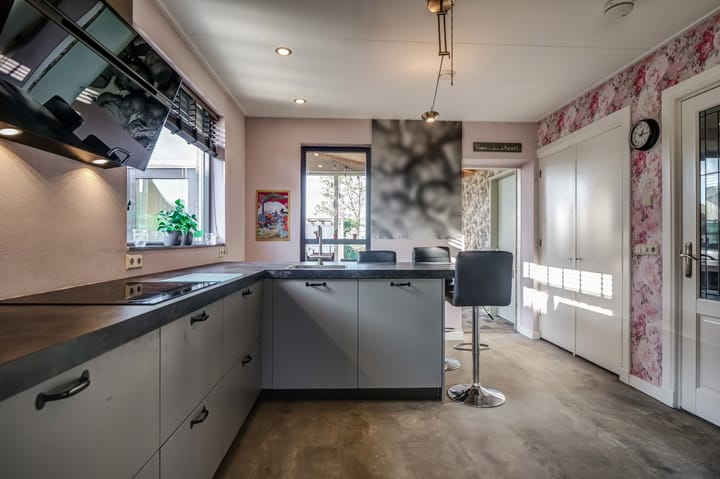 Foto 9 van Burg. Lovinkstraat 73