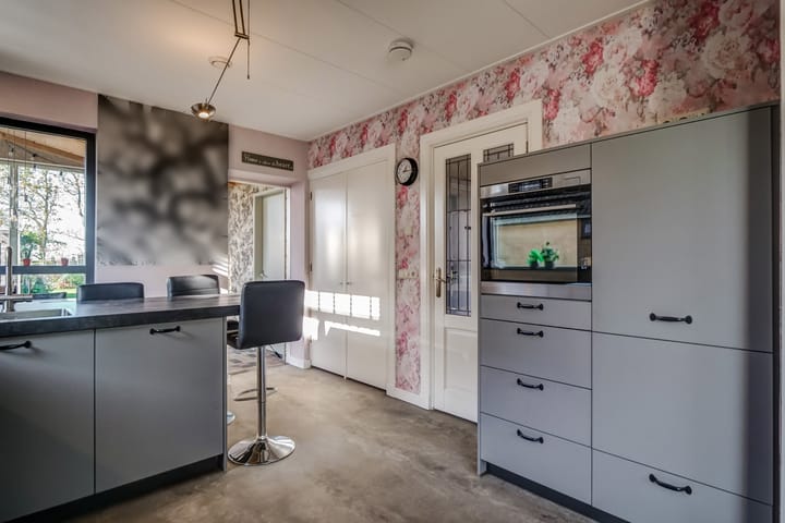 Foto 10 van Burg. Lovinkstraat 73