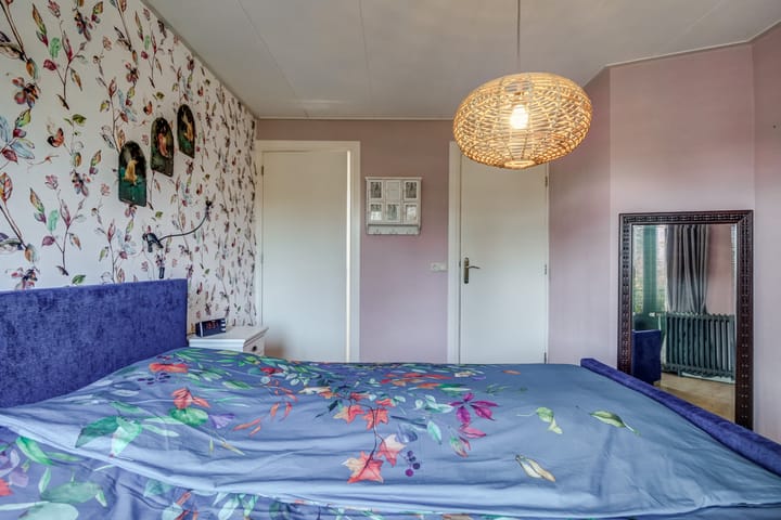 Foto 25 van Burg. Lovinkstraat 73