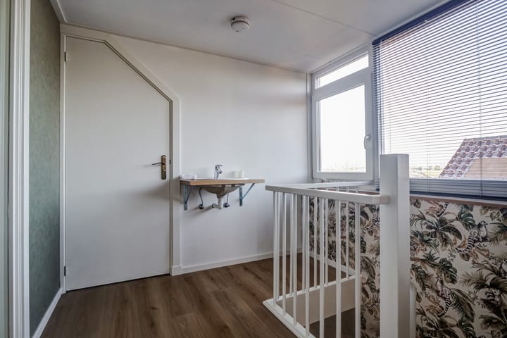 Foto 30 van Burg. Lovinkstraat 73