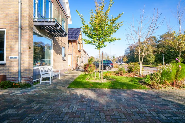 Foto 37 van Burg. Lovinkstraat 73