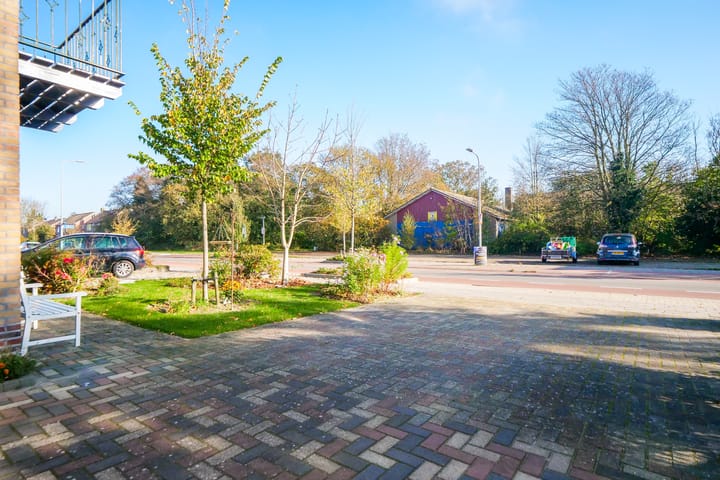 Foto 38 van Burg. Lovinkstraat 73