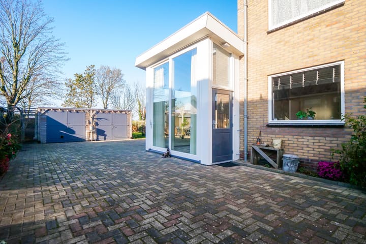 Foto 39 van Burg. Lovinkstraat 73