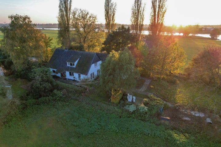 View photo 39 of Looveerweg 3