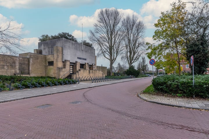 View photo 41 of De Ruijterplein 19