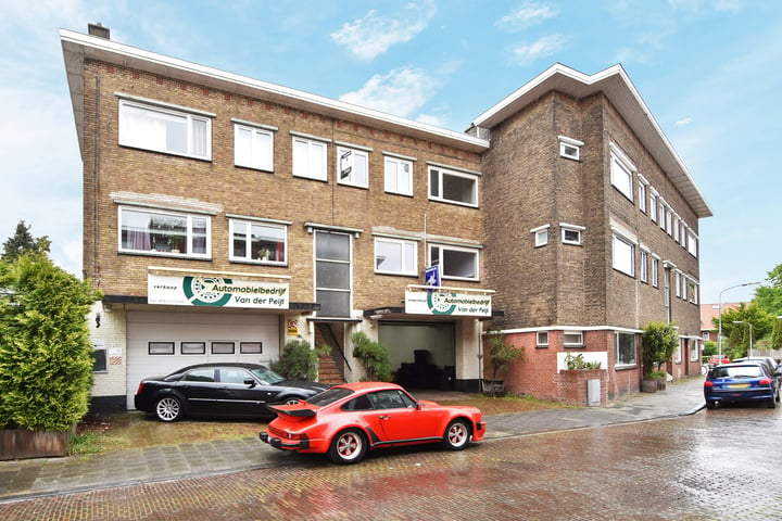 View photo 1 of van Naeltwijckstraat 219