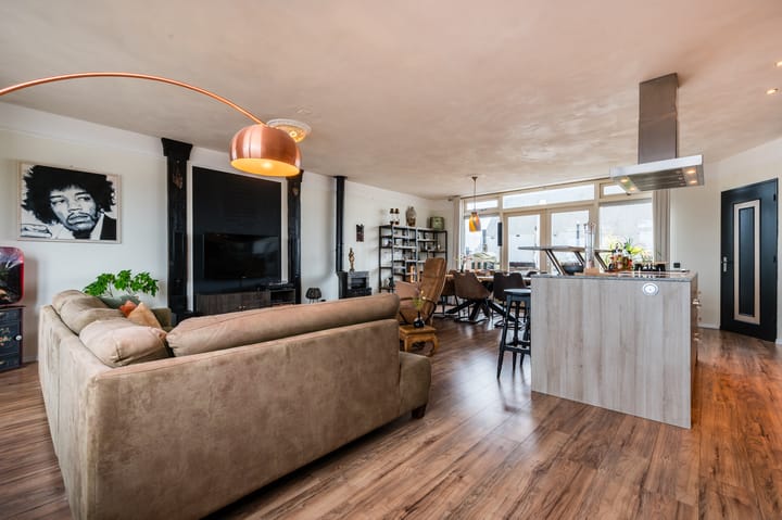 Foto 36 van Lunterenstraat 279