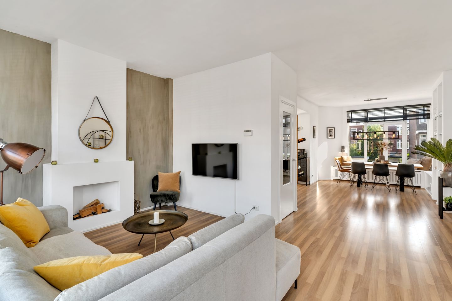 Foto 1 van Mient 230