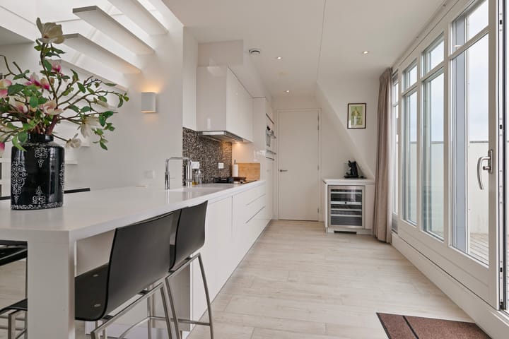 Photo 4 of Badhuisweg 23-C