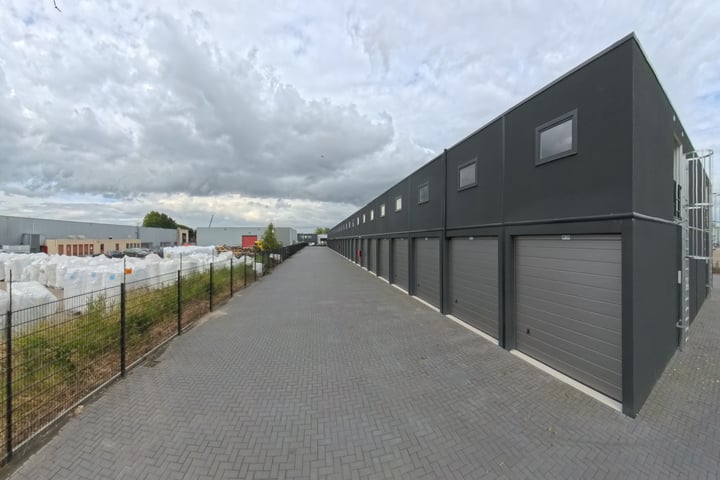 Foto 9 van Vaartveld 8-A3
