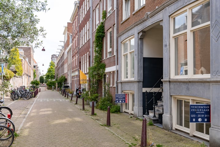 Bekijk foto 2 van Eerste Weteringdwarsstraat 44-D