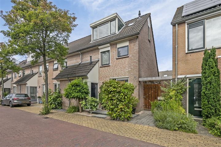 Bekijk foto 35 van Staringstraat 51