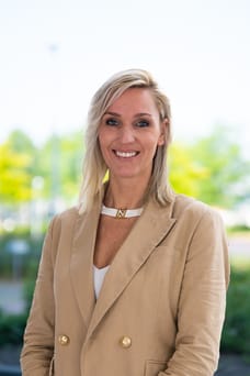 Elvera Kusters - Commercieel Medewerker