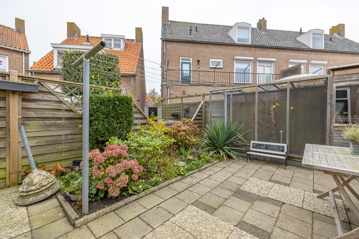 Foto 24 van Poelendaeleweg 68