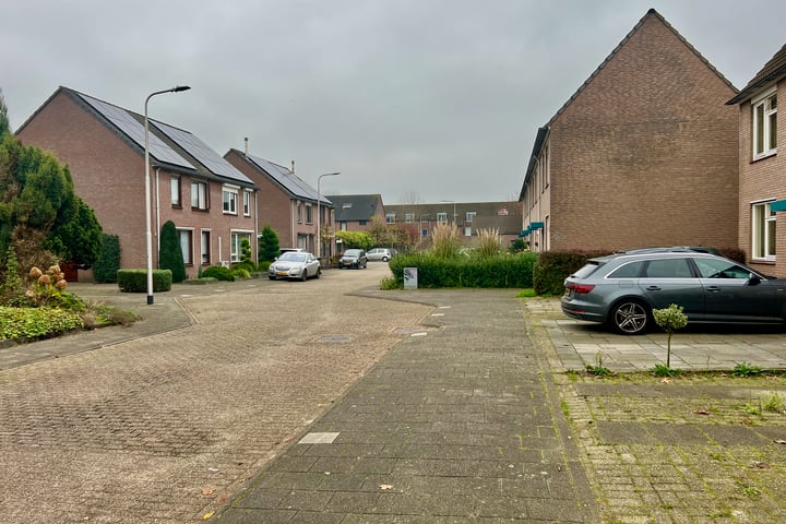 Bekijk foto 35 van Bloemendaalstraat 22